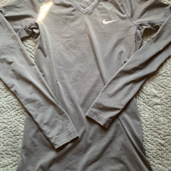Nike Dri-Fit Long sleeve - Picture 2 of 4
